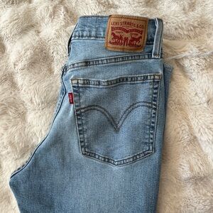 Levi's Wedgie Straight High-Rise Distressed Jeans size 29
